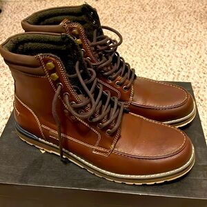 Sleek Men’s Boots